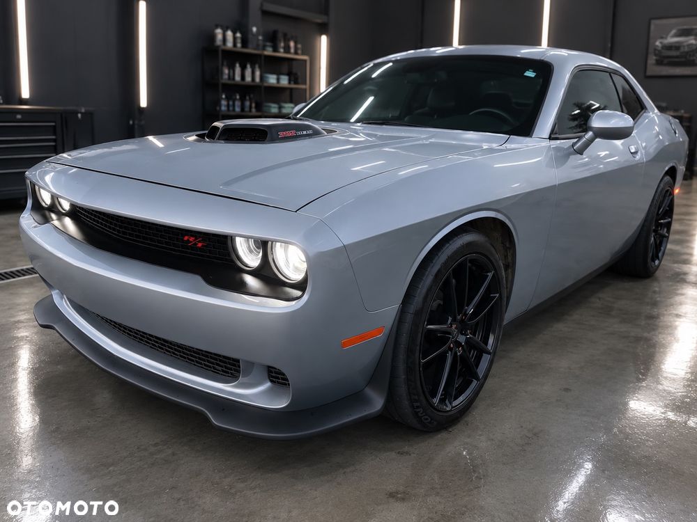 Dodge Challenger - 15