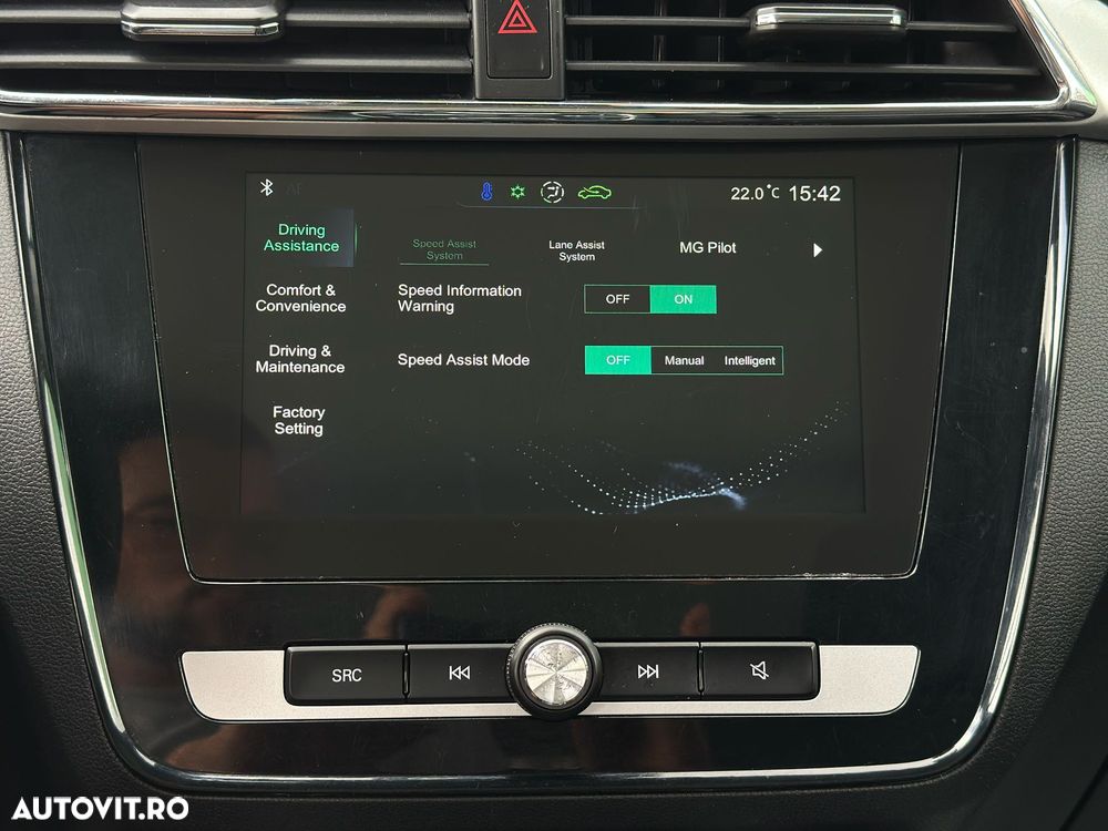 MG ZS EV Luxury - 23