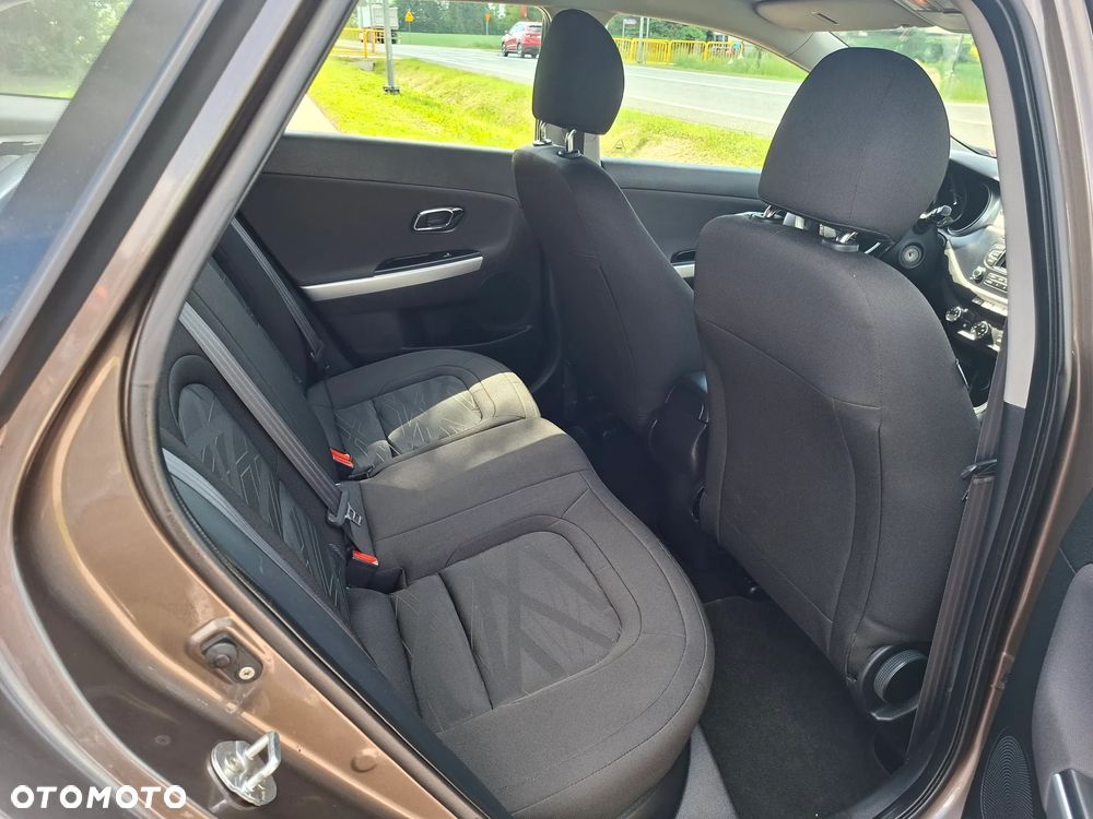 Kia Ceed - 8