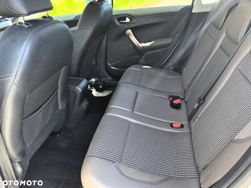 Peugeot 2008 1.6 VTi Allure - 23