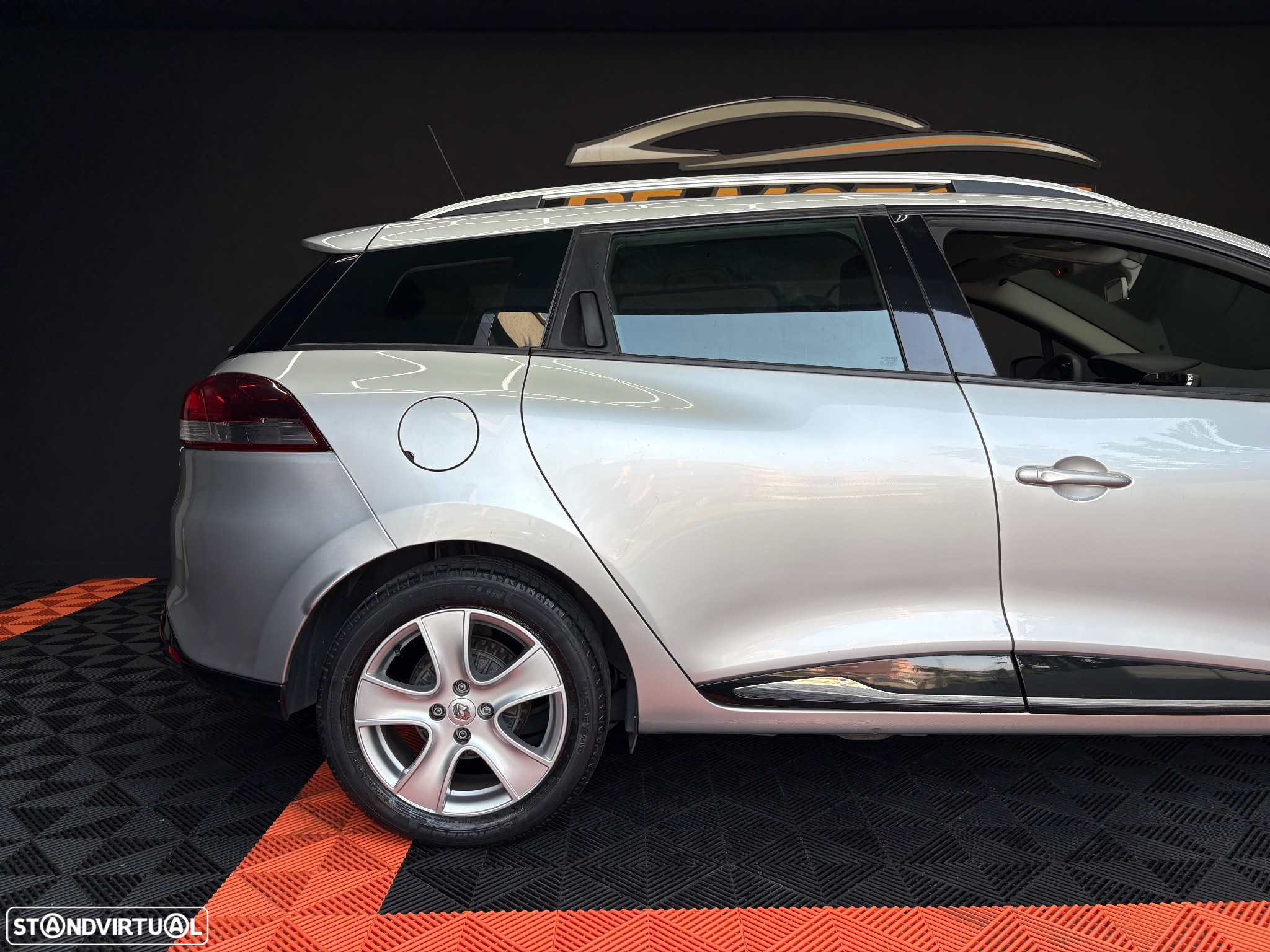 Renault Clio Sport Tourer 0.9 TCE Limited - 23