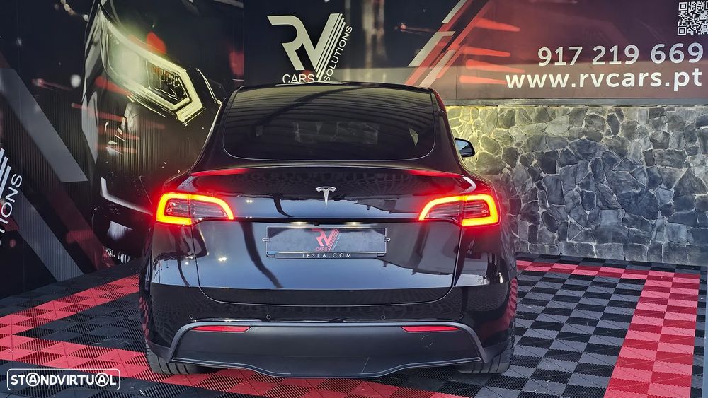 Tesla Model Y Performance Dual Motor AWD - 55