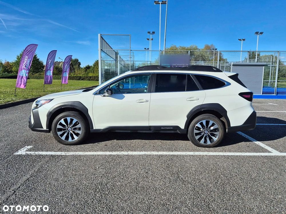 Subaru Outback 2023 photo 2