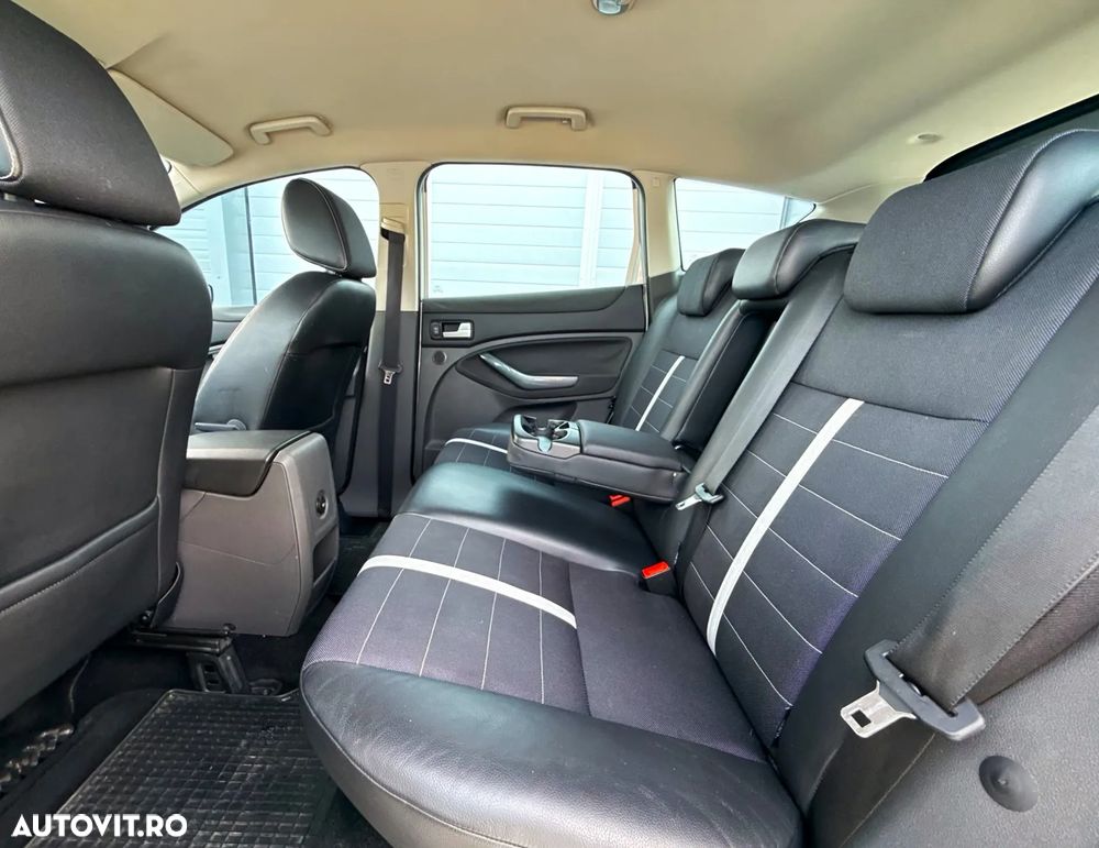 Ford Kuga 2.0 TDCi 2x4 Trend - 21