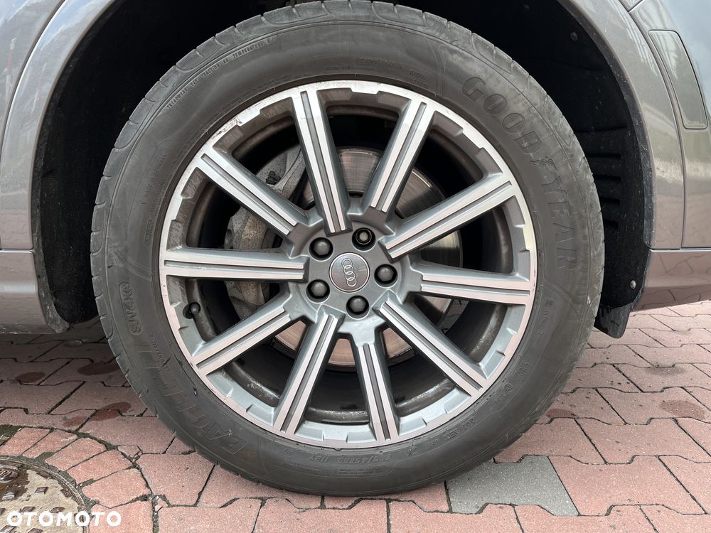 Audi Q7 - 11