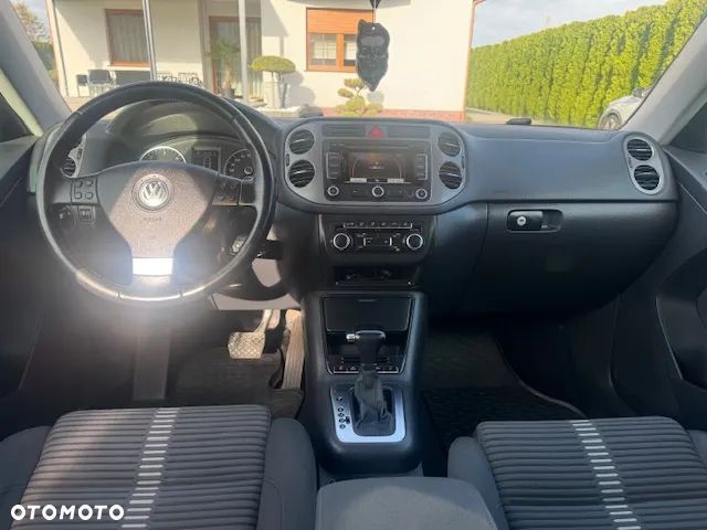Volkswagen Tiguan - 12