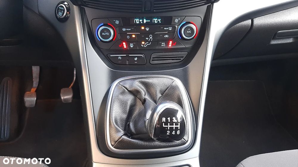 Ford Kuga 1.5 EcoBoost 2x4 Titanium - 21