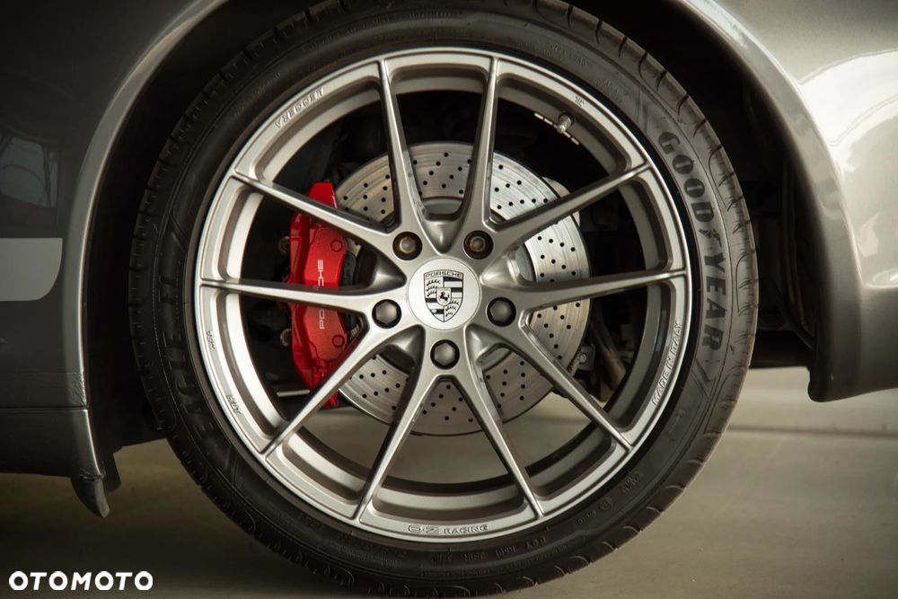 Porsche 911 - 24