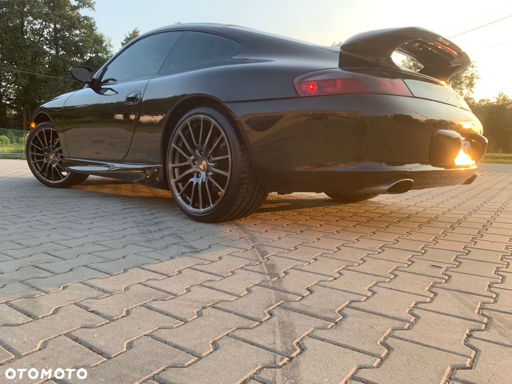 Porsche 911 Carrera - 5