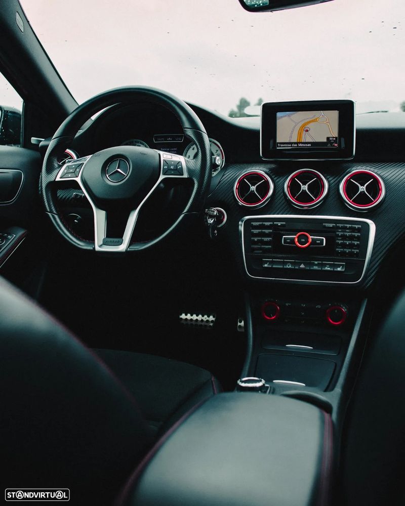 Mercedes-Benz A 250 4Matic 7G-DCT AMG Line - 10