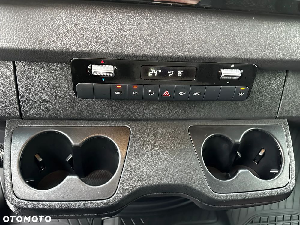 Mercedes-Benz Sprinter - 25