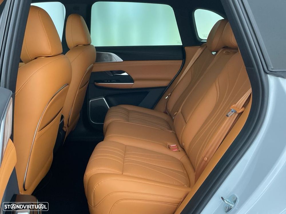Xpeng G9 93.1 kWh AWD Performance - 12