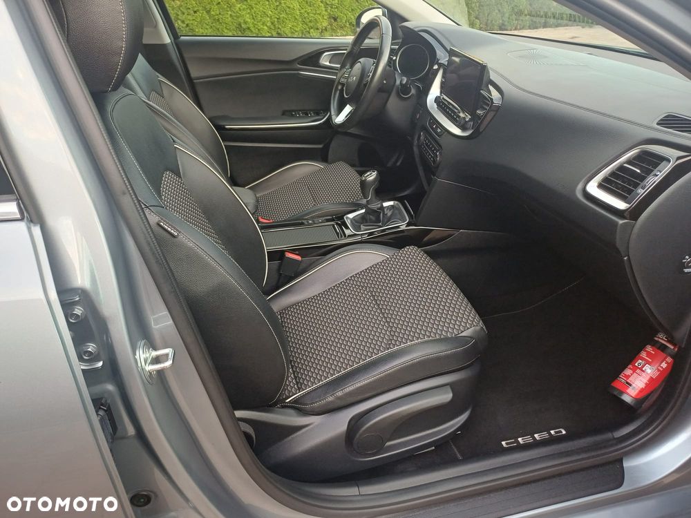 Kia Ceed 1.0 T-GDI 120 OPF Edition 7 - 27