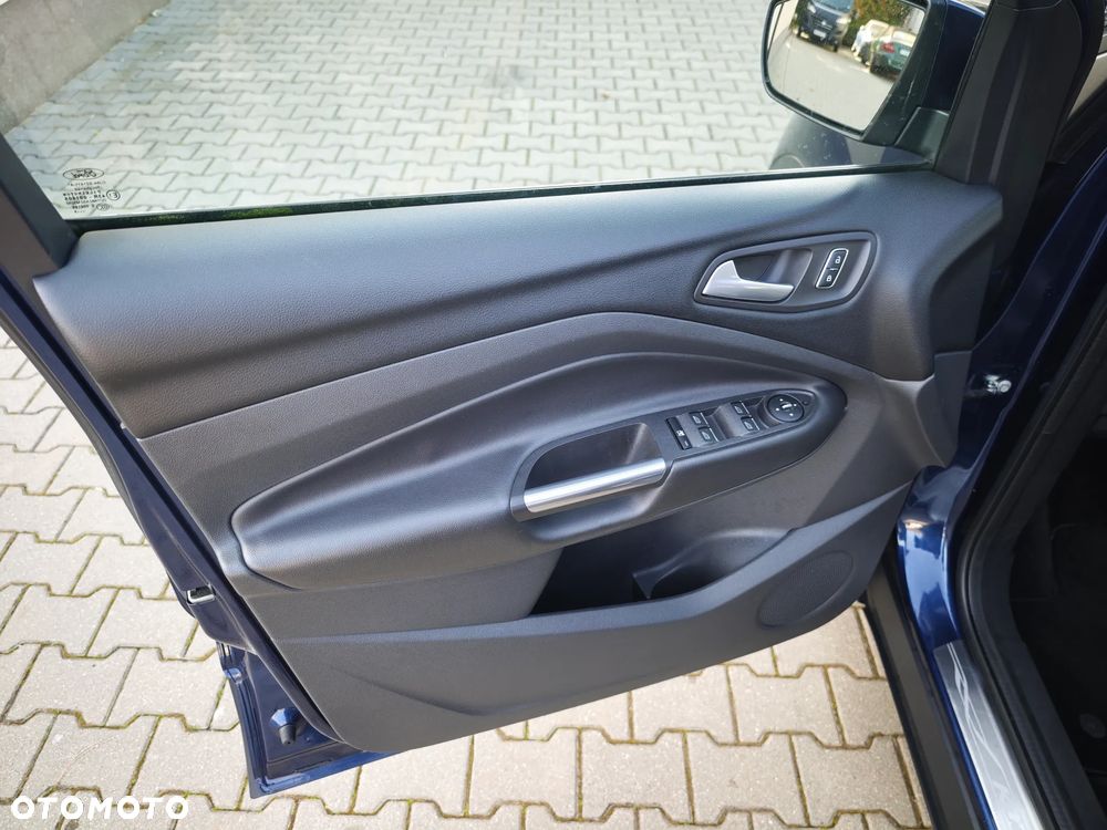 Ford Kuga - 27