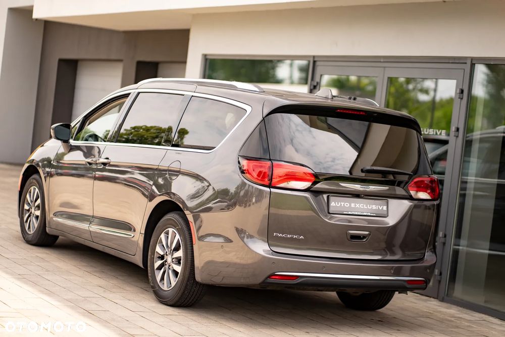 Chrysler Pacifica - 20