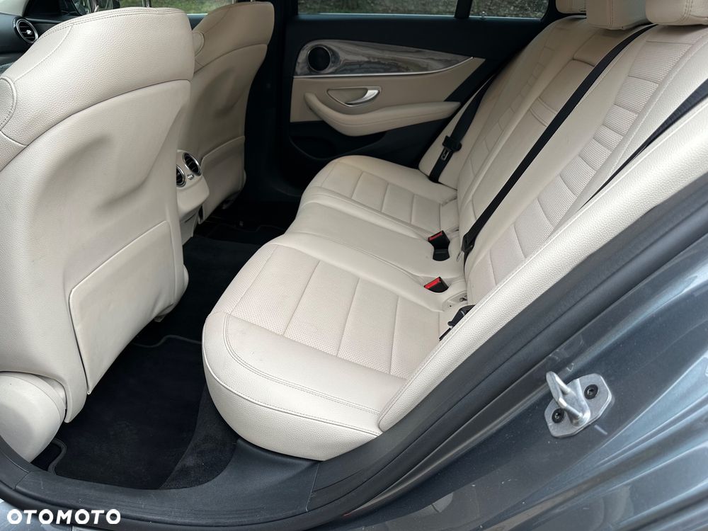 Mercedes-Benz Klasa E 220 d 4-Matic Business Edition 9G-TRONIC - 9