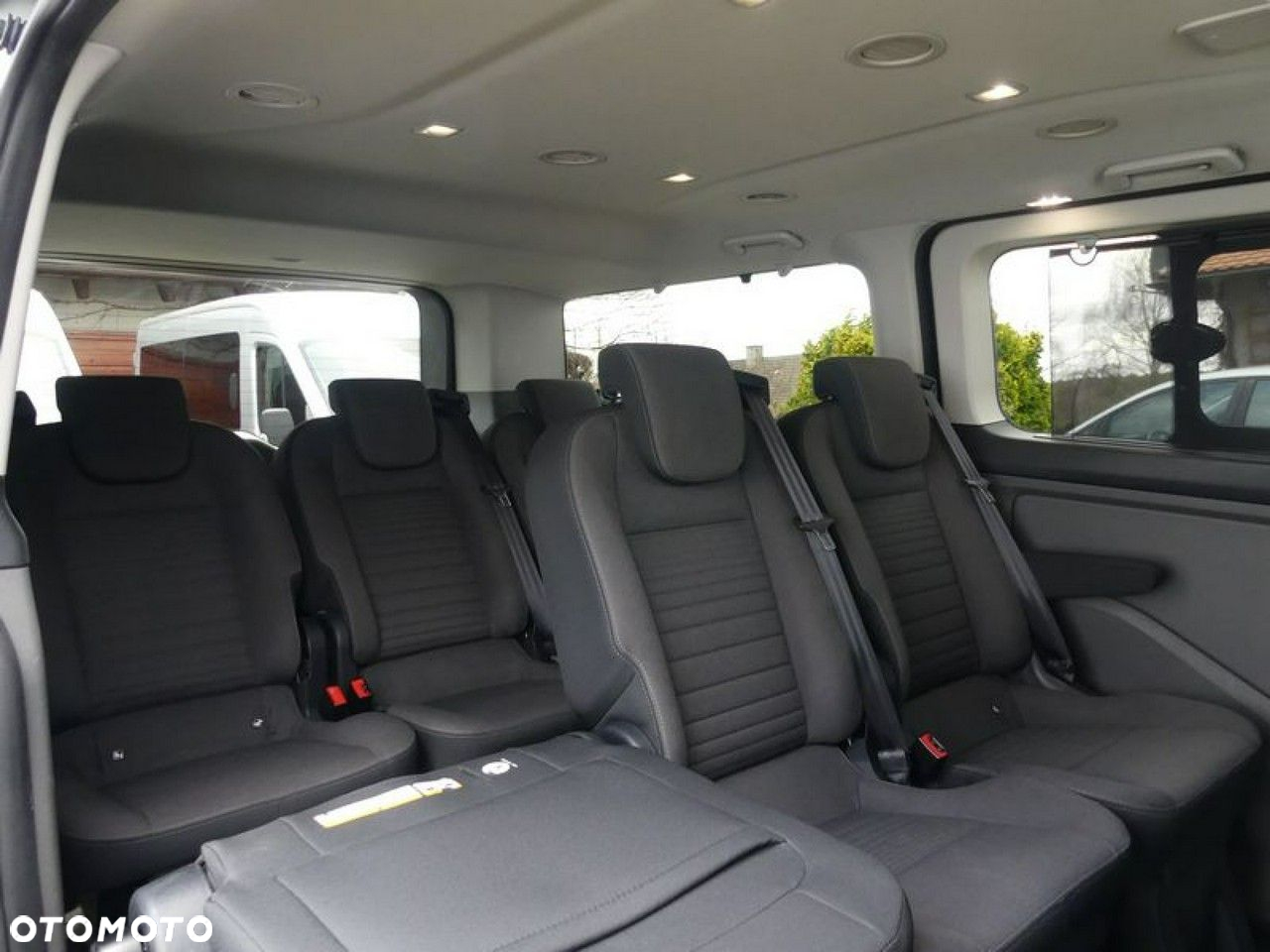 Ford Tourneo Custom - 11