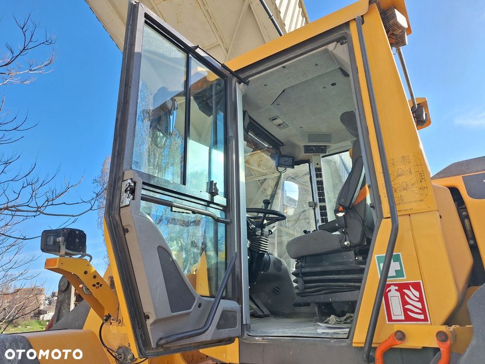 Volvo L 120 H 4X4 - 9