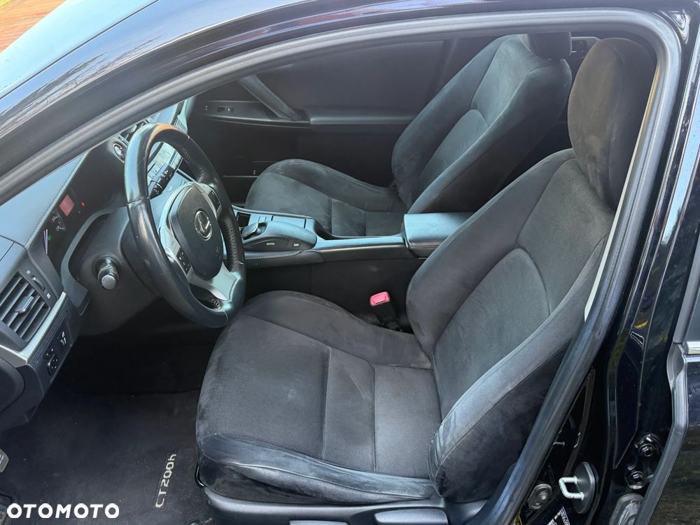Lexus CT 200h Prestige - 13
