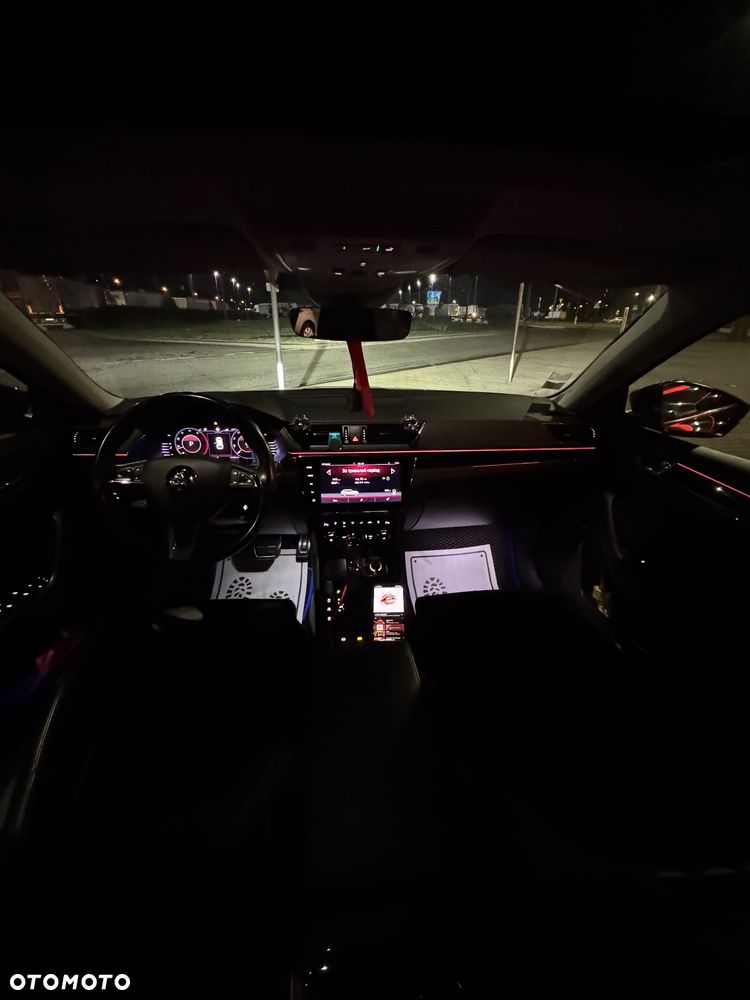 Skoda Superb 2.0 TDI L&K DSG - 22