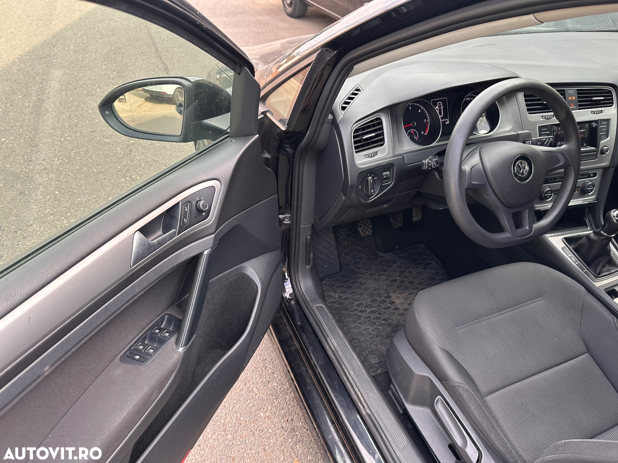 Volkswagen Golf 1.6 BlueTDI Comfortline - 9