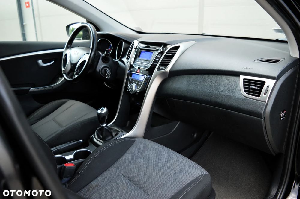 Hyundai i30 blue 1.6 CRDi YES Gold - 10