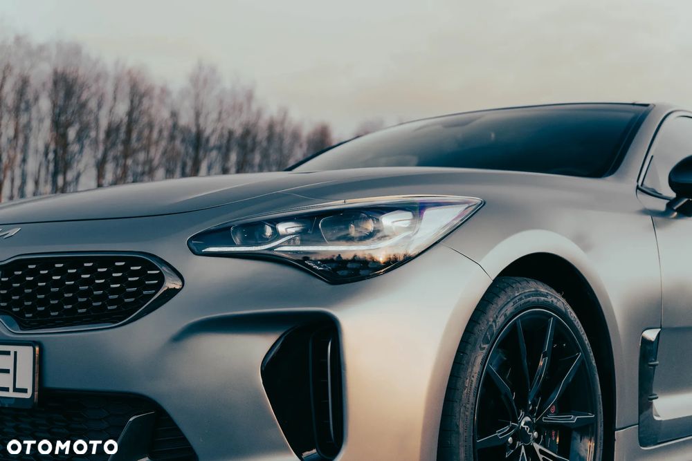 Kia Stinger - 12