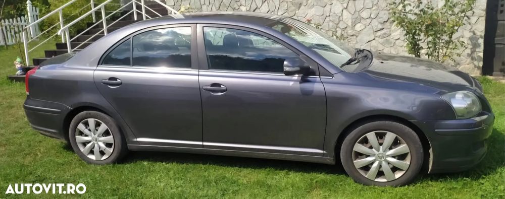Toyota Avensis 1.6 Sedan Luna - 3