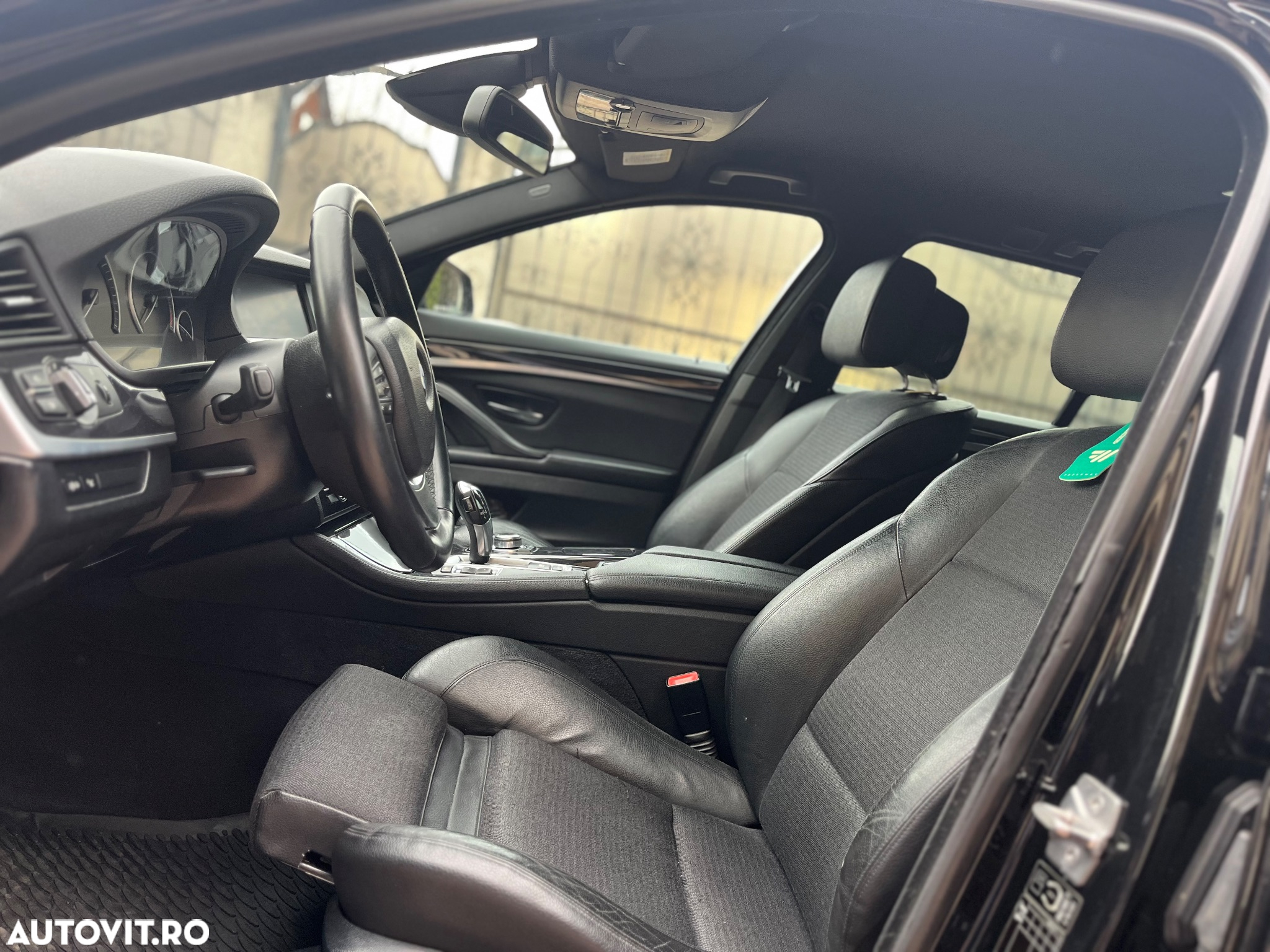 BMW Seria 5 525d Touring Sport-Aut. - 13