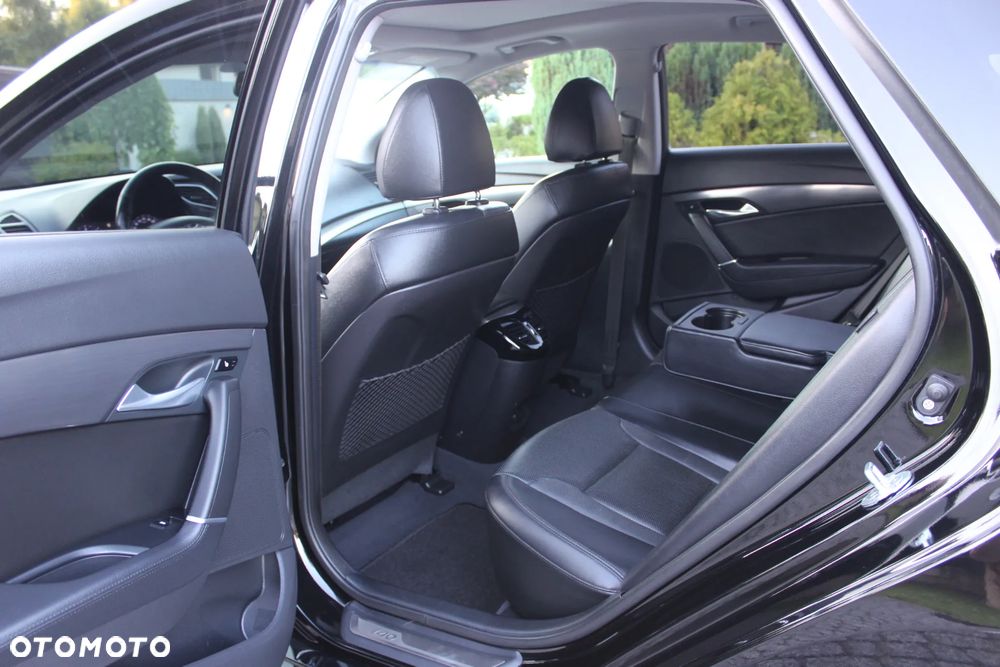 Hyundai i40 Kombi 1.7 CRDi DCT Premium - 16