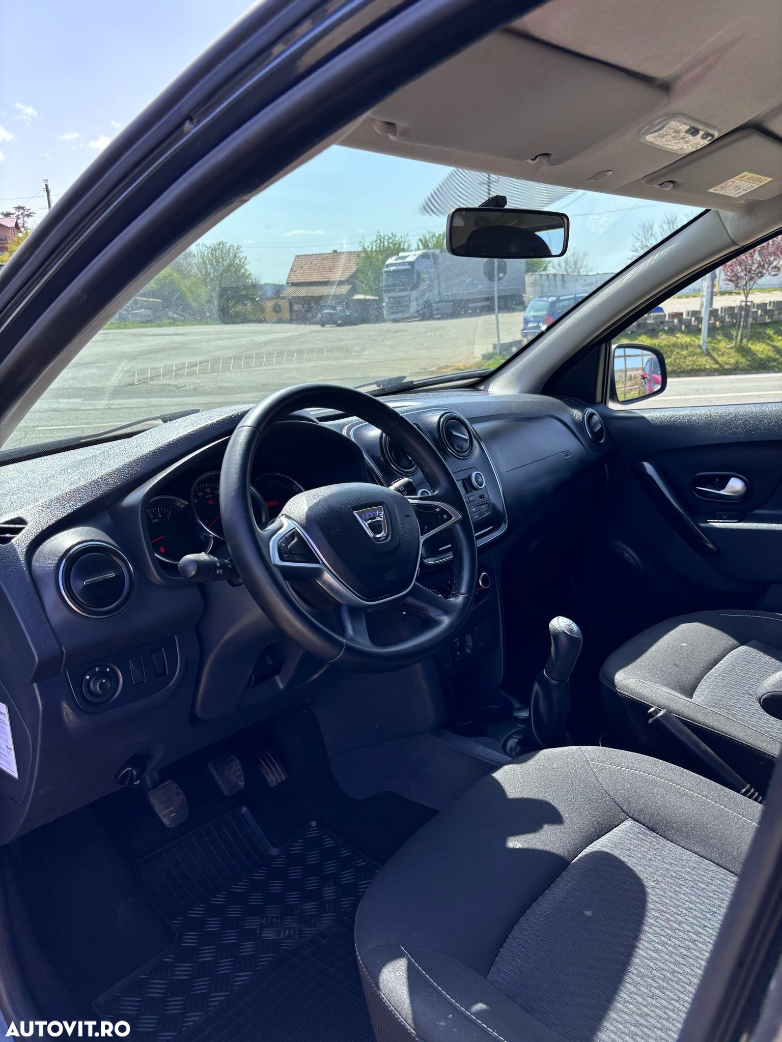 Dacia Sandero - 8
