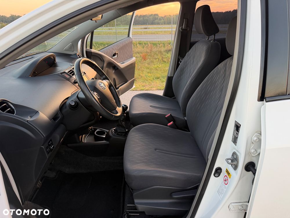 Toyota Yaris - 18