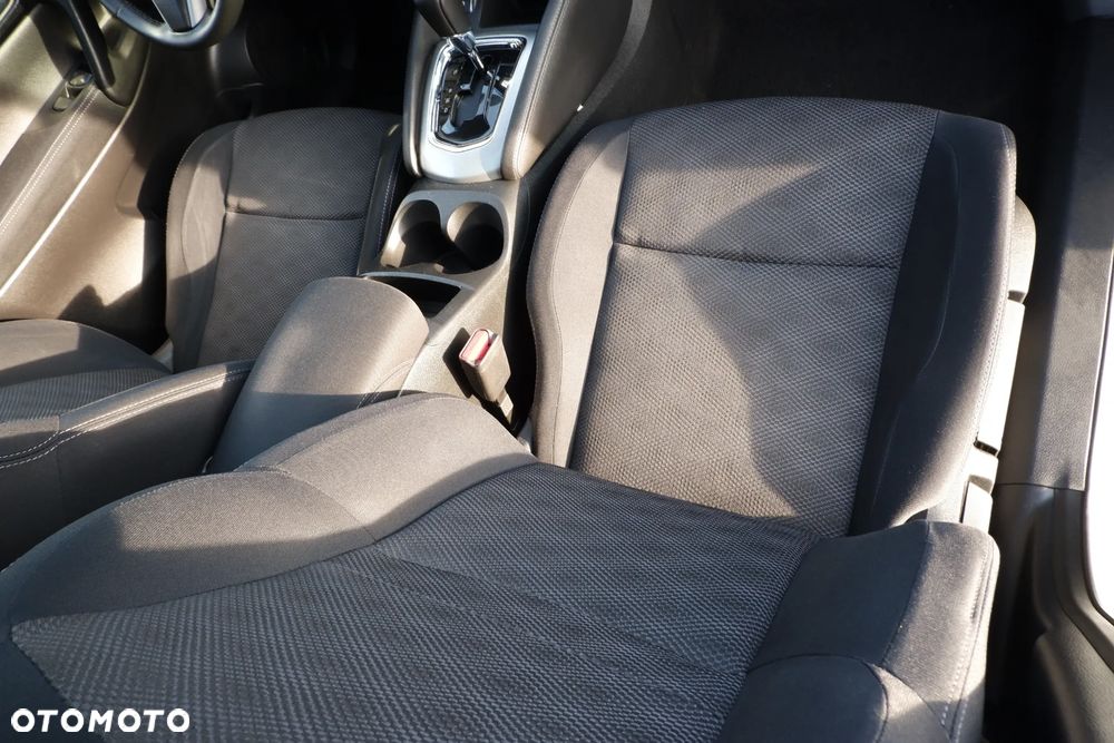 Nissan Qashqai 1.6 DCi Xtronic N-Connecta - 8