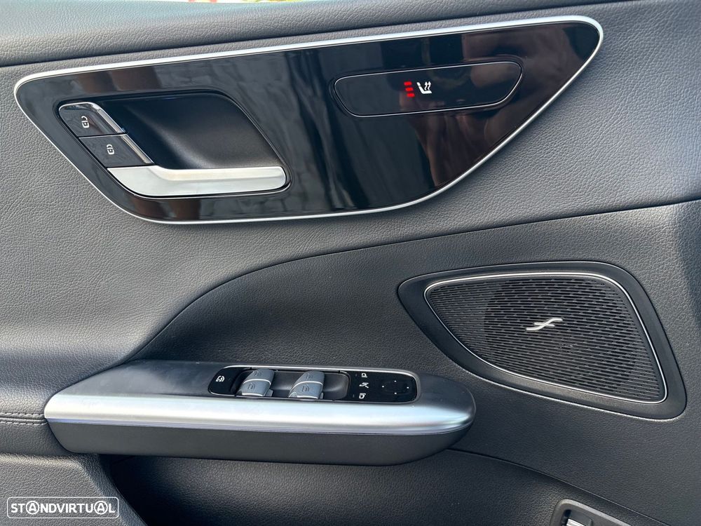Mercedes-Benz C 300 e Avantgarde - 38