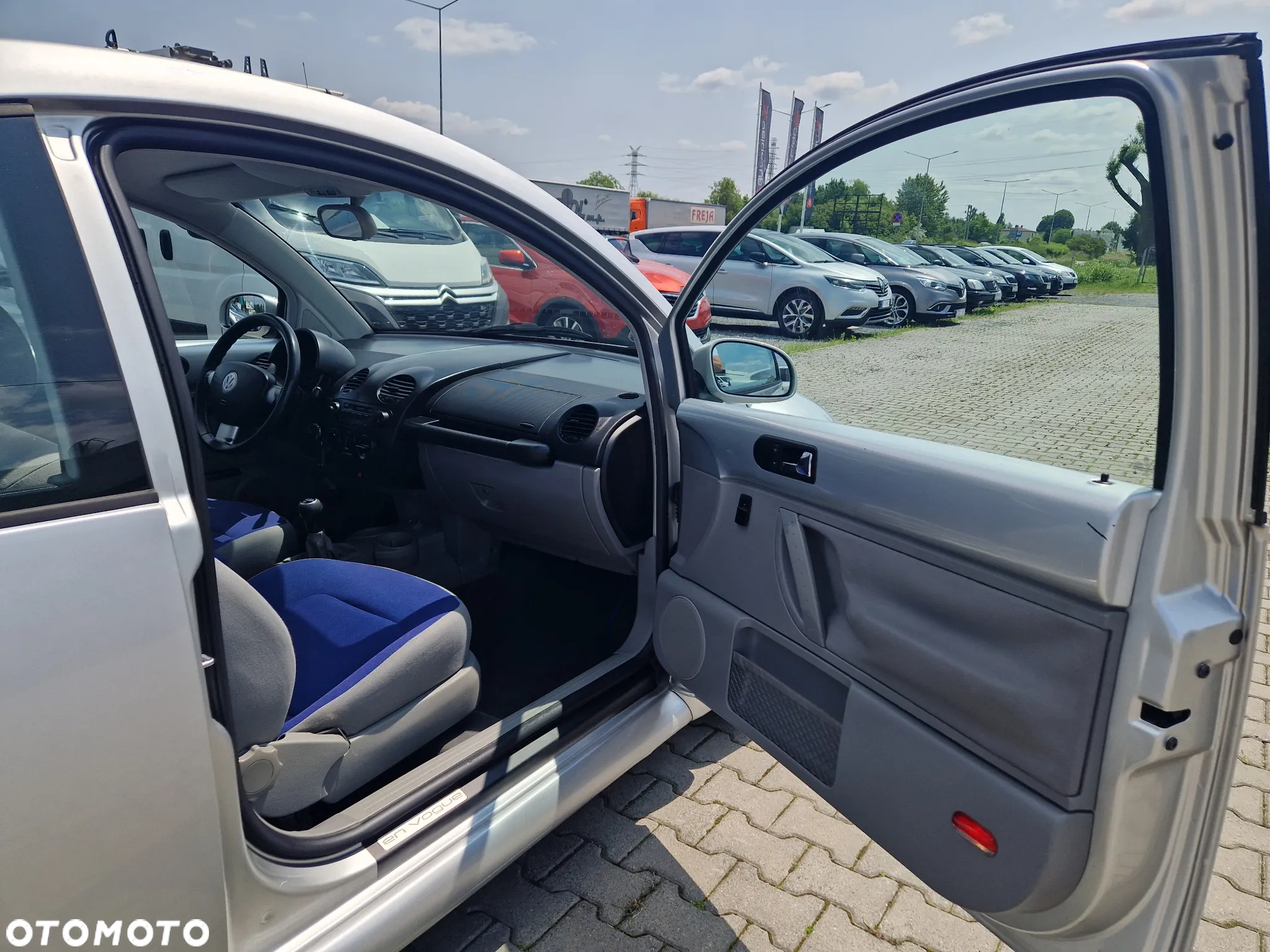 Volkswagen New Beetle - 18