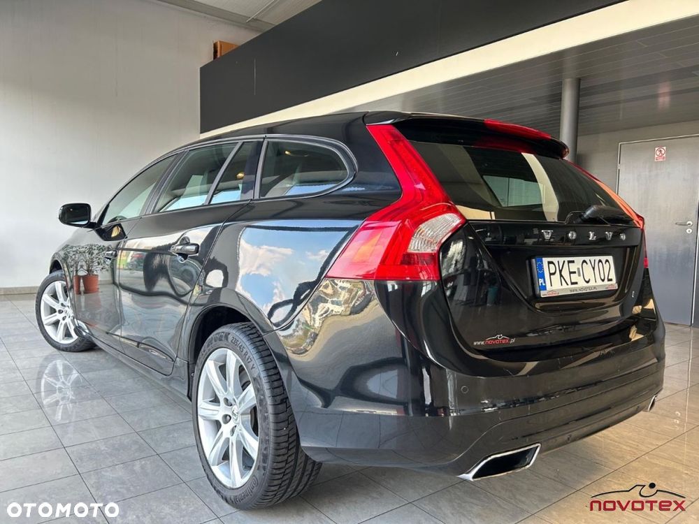 Volvo V60 T3 Momentum - 4