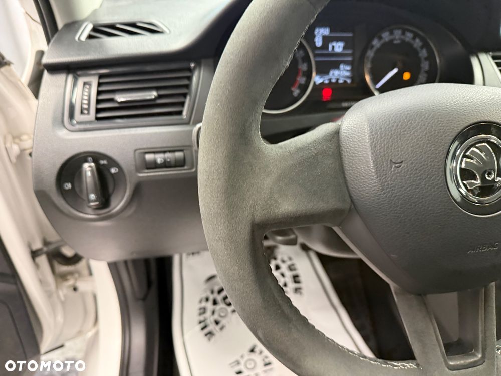 Skoda RAPID - 16