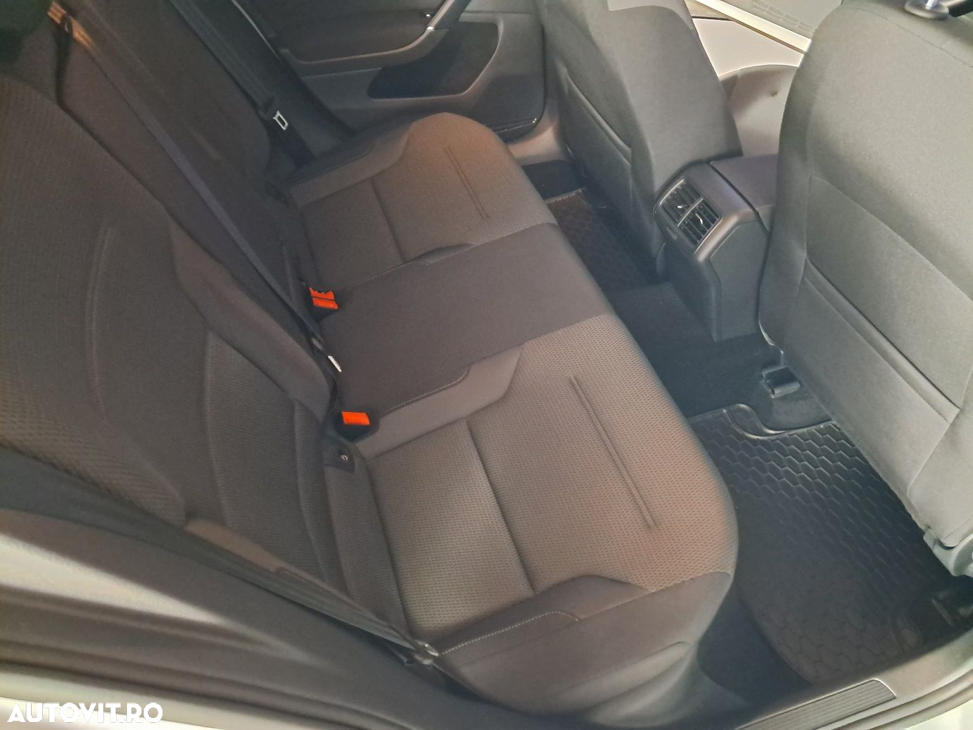 Volkswagen Golf - 18