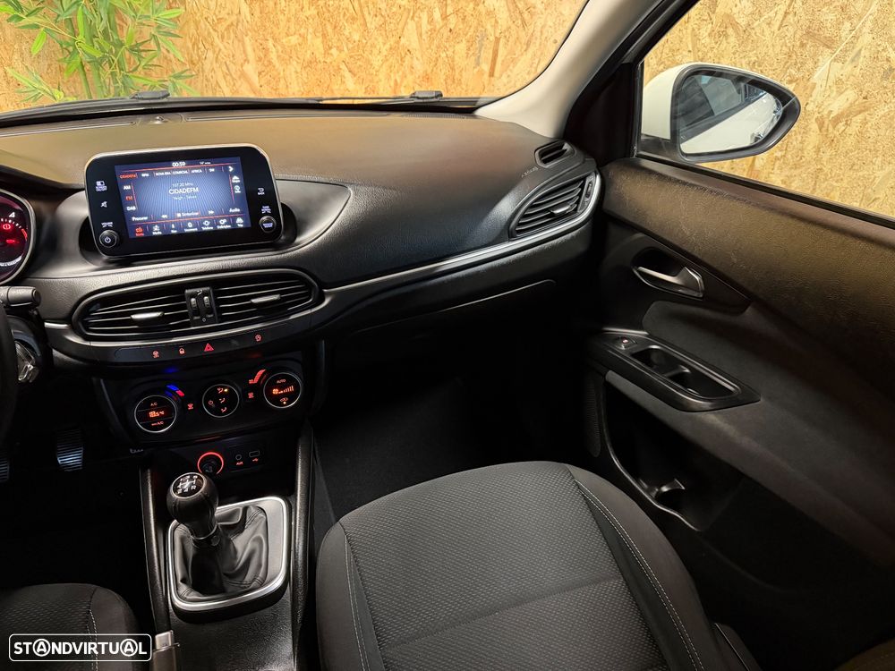 Fiat Tipo 1.3 M-Jet Lounge Tech J17 - 16