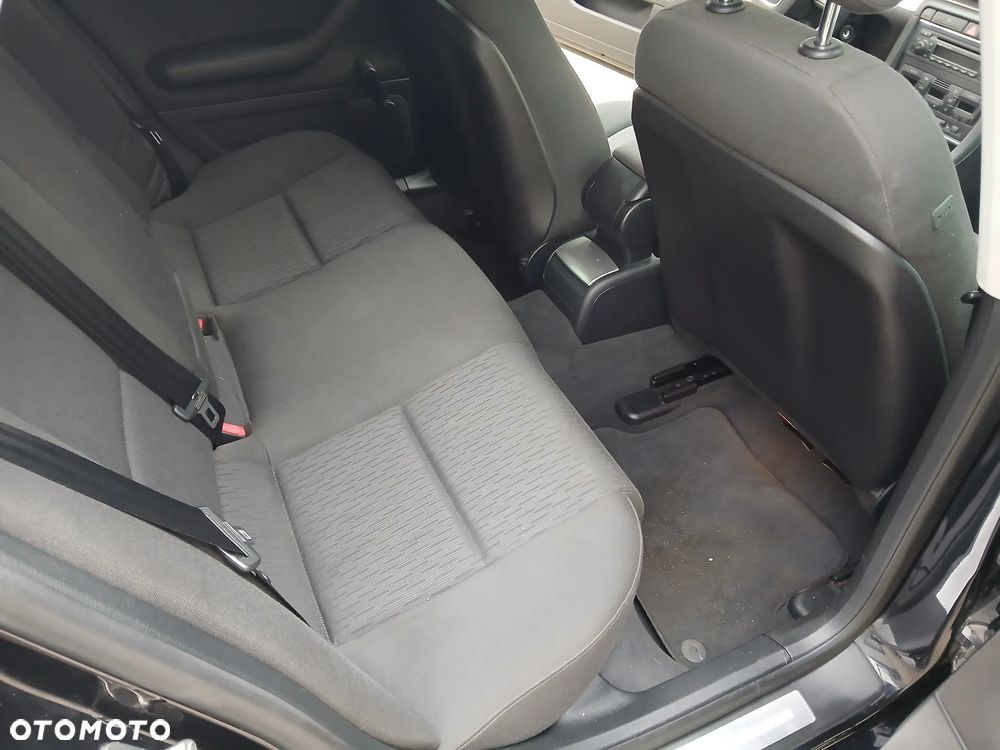 Audi A4 Avant - 19