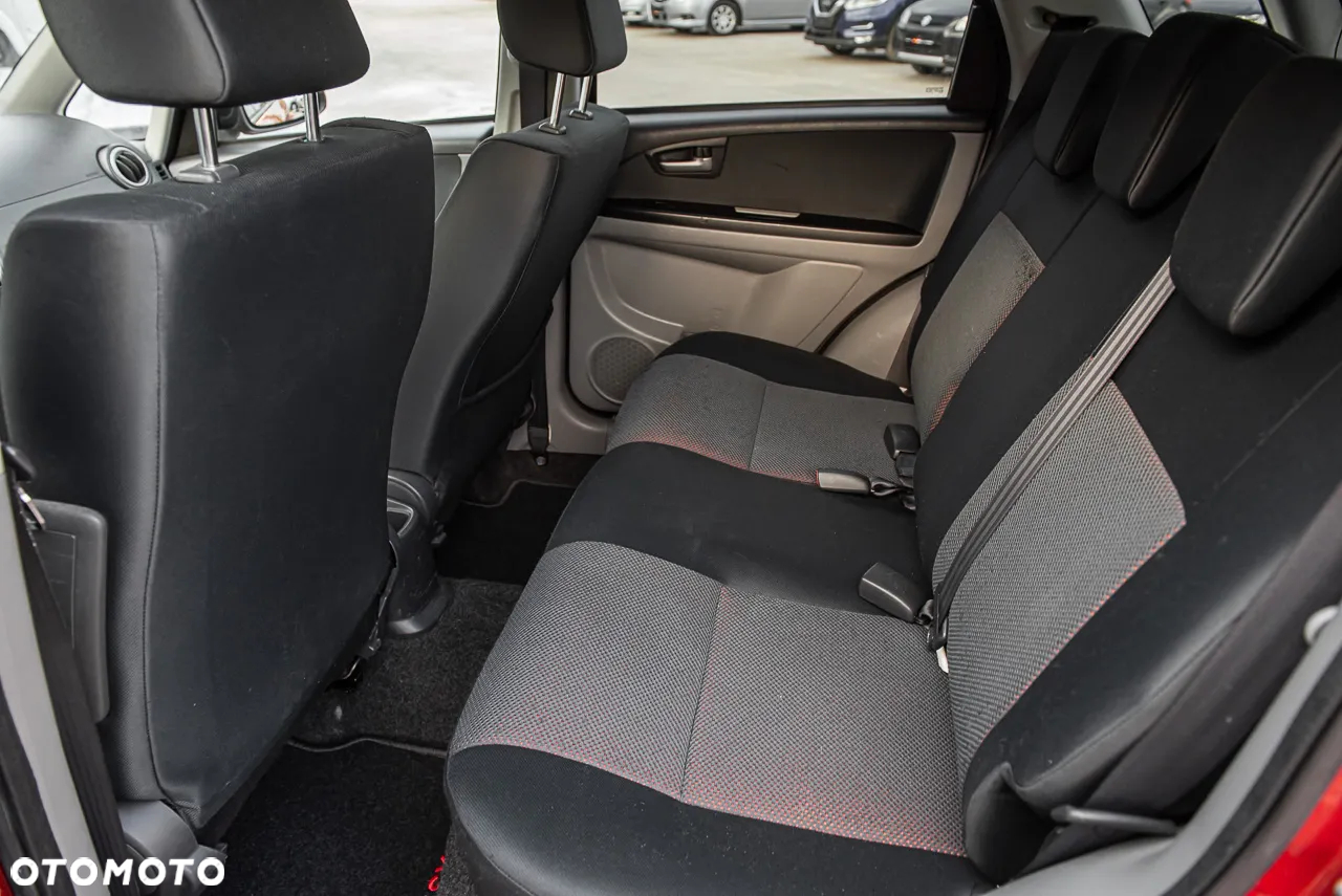 Suzuki SX4 1.6 Premium - 17
