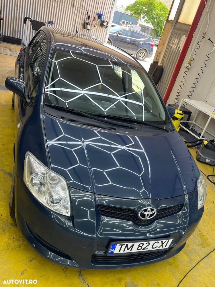 Toyota Auris - 1