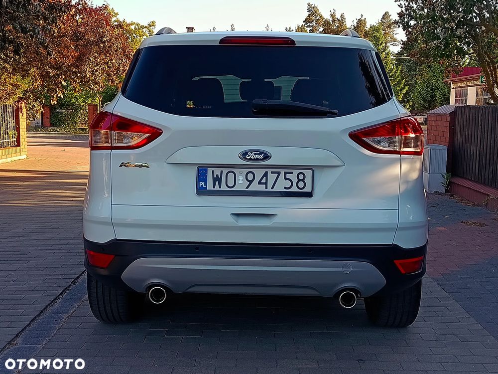 Ford Kuga 2.0 TDCi 2x4 Titanium - 6