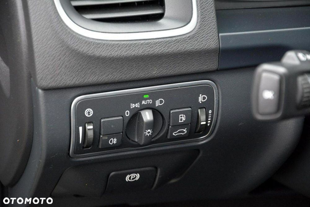 Volvo V60 D4 Geartronic Momentum Pro - 18