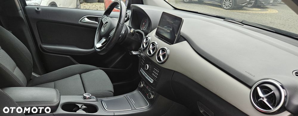 Mercedes-Benz Klasa B 180 (CDI) d 7G-DCT AMG Line - 39