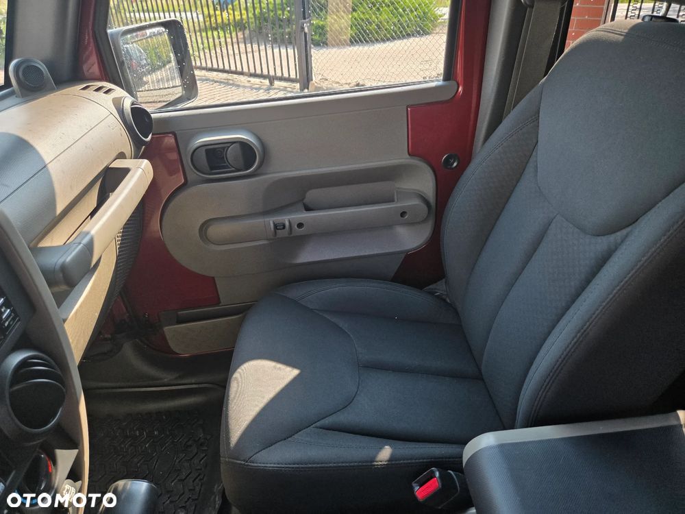 Jeep Wrangler Unlimited 3.8 Automatik Sahara - 22