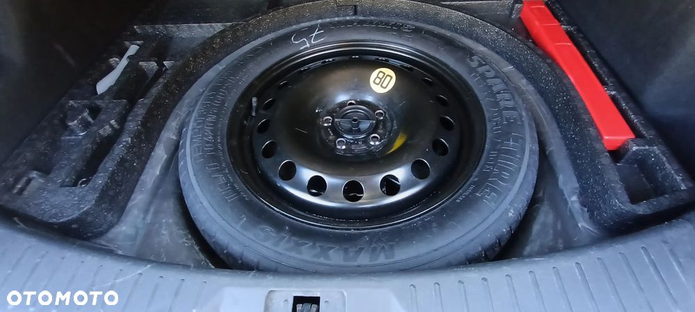 Ford Kuga 2.0 TDCi 2x4 Titanium - 24