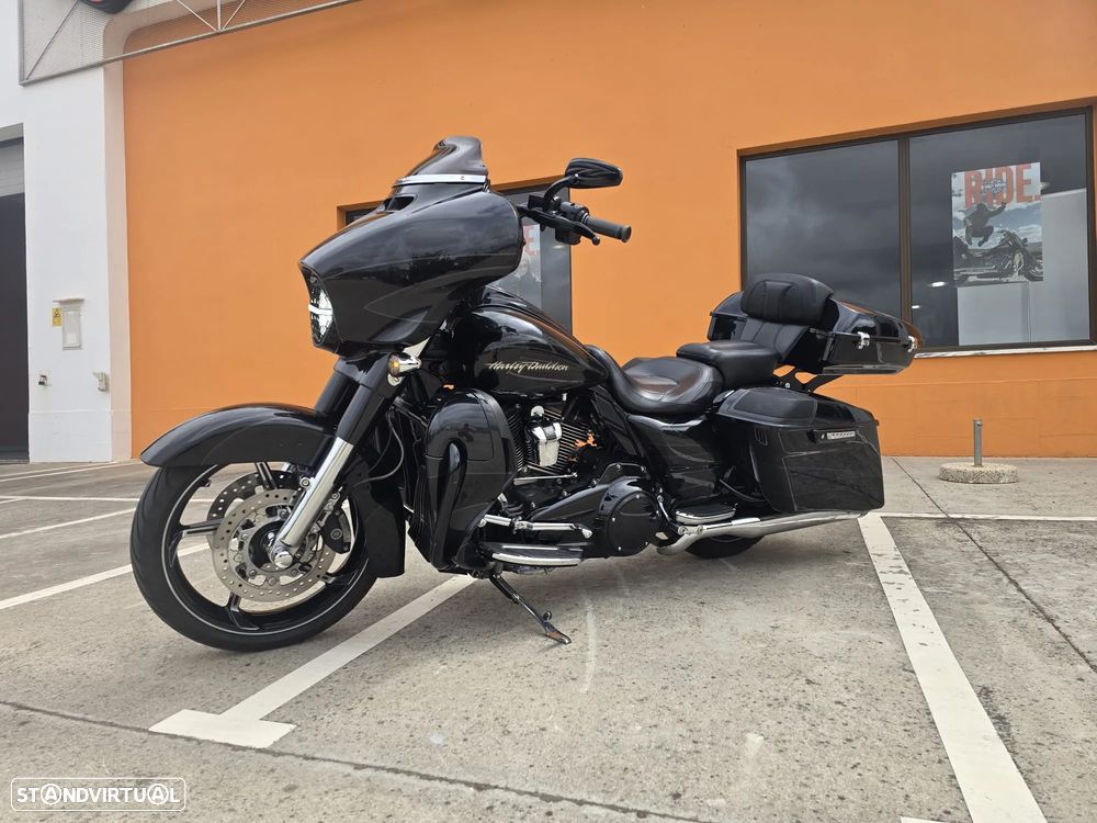 Harley-Davidson FLHXS Street Glide 114 CVO - 2