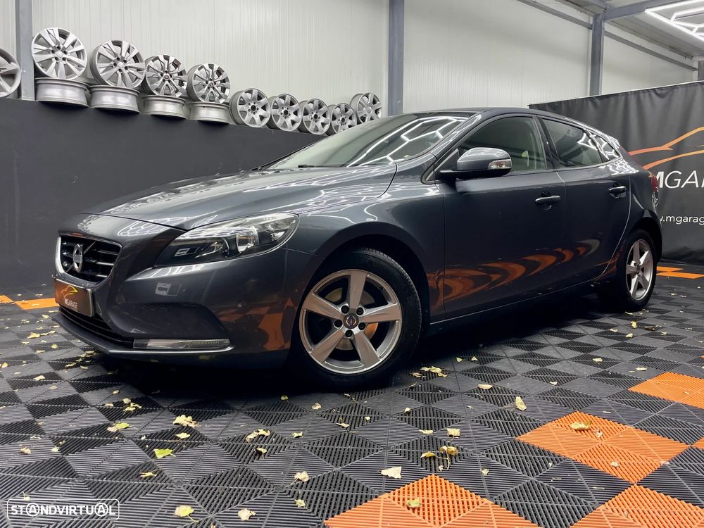 Volvo V40 1.6 D2 Momentum Eco - 1