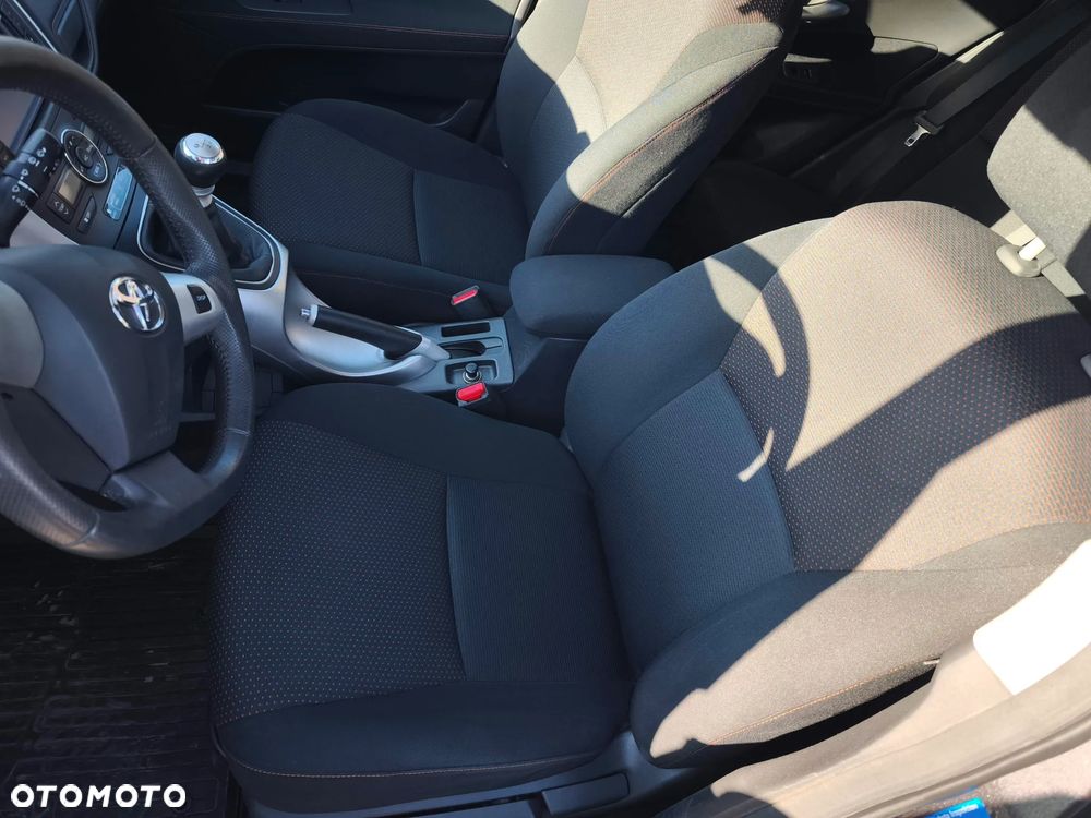 Toyota Auris 1.6 Luna - 13